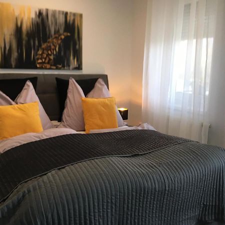 Home Apartment Шопрон Екстериор снимка
