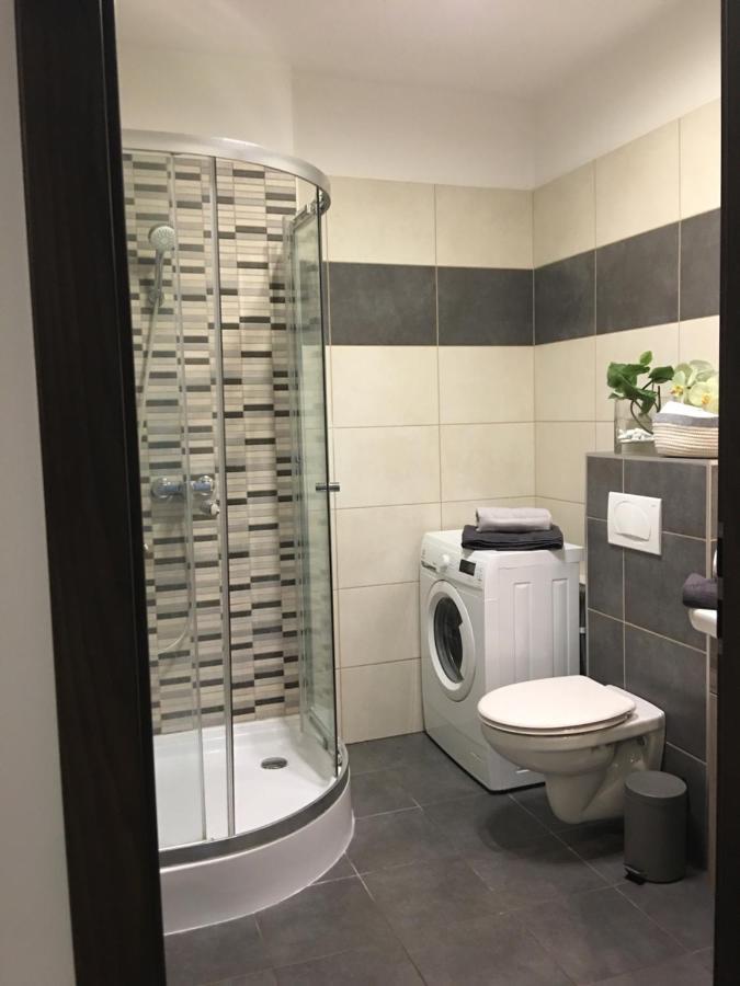 Home Apartment Шопрон Екстериор снимка