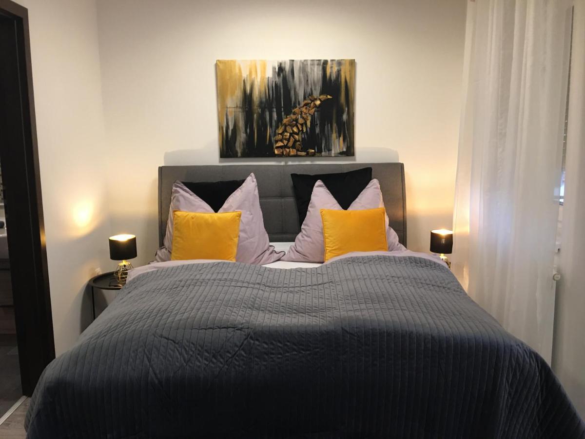 Home Apartment Шопрон Екстериор снимка
