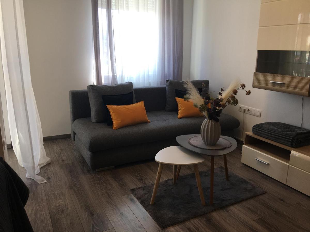 Home Apartment Шопрон Екстериор снимка