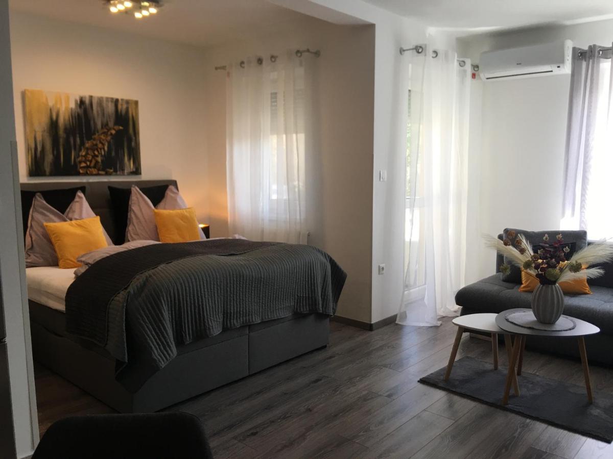 Home Apartment Шопрон Екстериор снимка